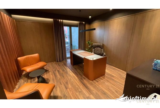 Ambiente Commerciale in Affitto 3+1 a Tirana - 2,500 Euro