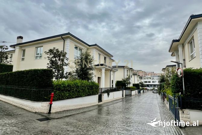 Premium Individual Villa with Yard - Dry Lake‼️