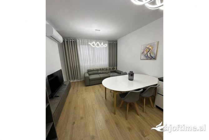🏡 Japim me qira apartament 2+1 në Golden Park, Spitali Amerikan 3
