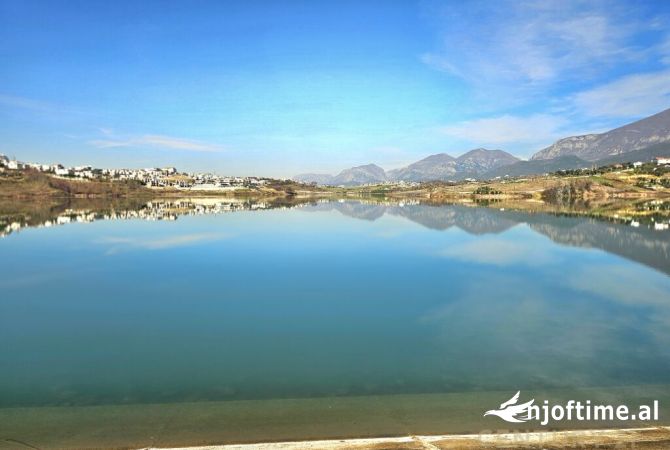 Truall ose Toke ne Tirane - 3,300,000 Euro