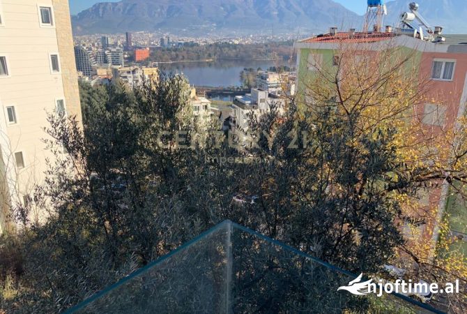 OFROJME DUPLEKS PER SHITJE NE KOPESHTIN BOTANIK/ZOOLOGJIK