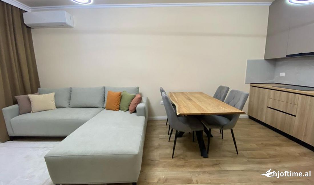 Shtepi ne shitje Apartament ne Tirane, 1+1, Mobilimi E mobiluar, Pagesa 100,000  Euro.