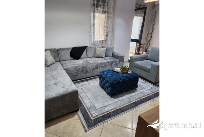 Apartament 1+1 me Qira në Qendër të Tiranës! 🏙️