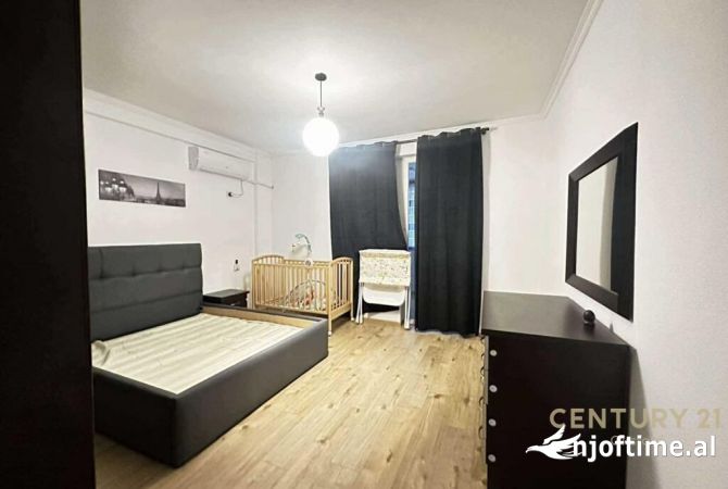 Shtepi ne shitje Apartament ne Tirane, 2+1, Mobilimi E mobiluar, Pagesa 159,000  Euro.