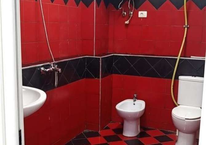 Shitet Ambient Biznesi tek Bulevardi Bajram Curri