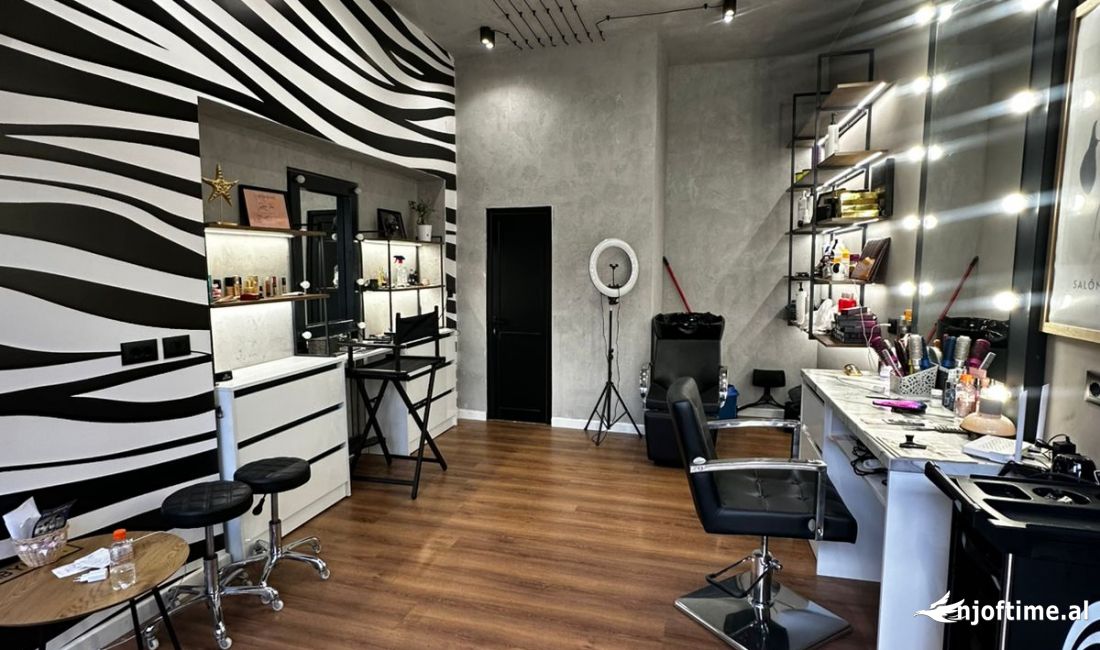 Shitet Biznesi Parukeri, Bulevardi Bajarm Curri, Deluxe Lounge !