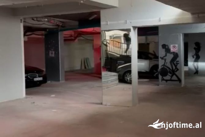 Business Property in Sale 4+1 in Tirana - 23,000 Euro