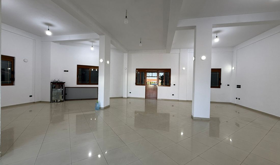 Jepet Ambient Biznesi tek Liqeni i farkes