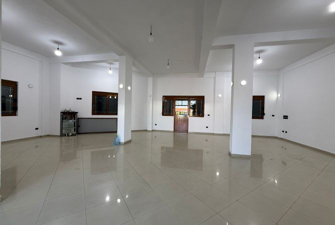 Jepet Ambient Biznesi tek Liqeni i farkes