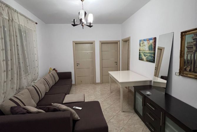 Shtepi me qera Apartament ne Tirane, 2+1, Mobilimi E mobiluar, Pagesa 500  Euro.