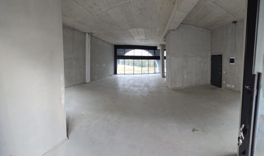 Jepet ambient biznesi me qira, River Residence.