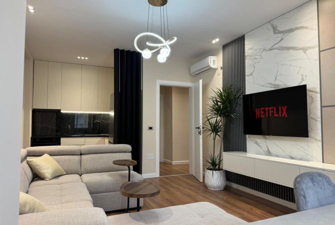 OKAZION!  Shitet apartament 1+1 tek Hotel Florida.