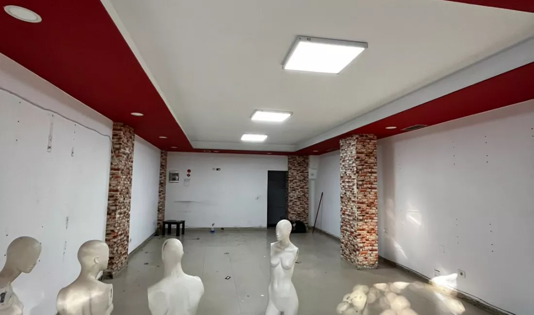 Jepet ambient biznesi me qira, Rruga Muhamet Gjollesha, 21 Dhjetori.