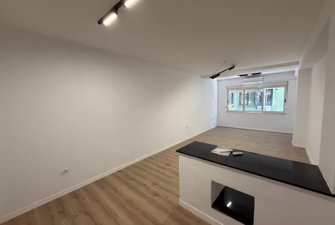 Business Property for Rent 3+1 in Tirana - 750 Euro