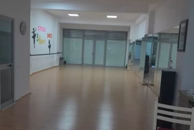 Business Property for Rent 1+1 in Tirana - 600 Euro