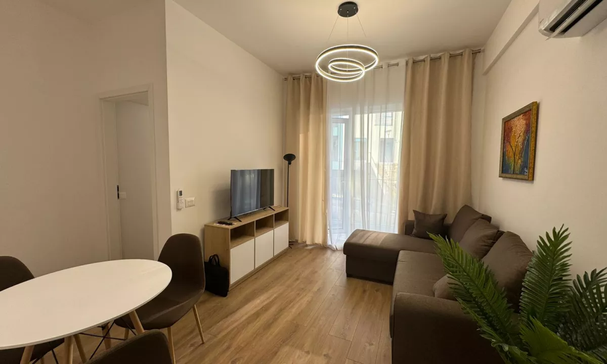 Shtepi me qera Apartament ne Tirane, 1+1, Mobilimi E mobiluar, Pagesa 450  Euro.