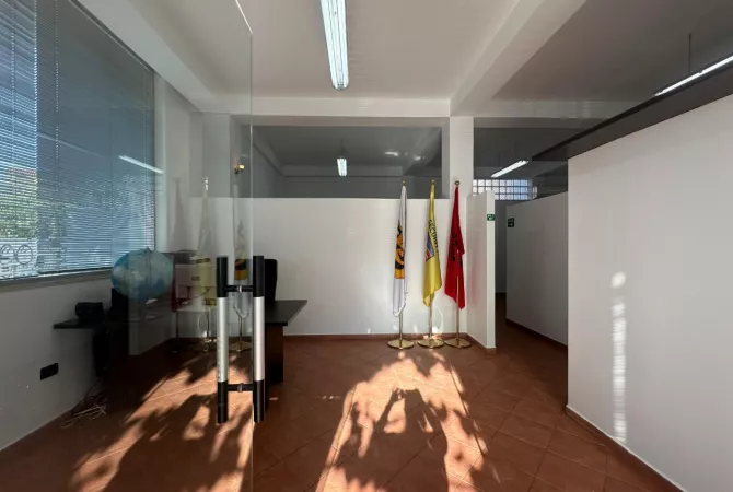 Business Property for Rent 3+1 in Tirana - 500 Euro