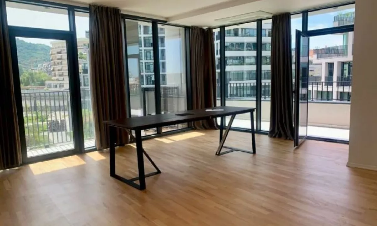 Ofrojme ambient zyre + Post Parkimi me qira tek Rezidenca Lake View , Liqeni Artificial , Rruga e Ko