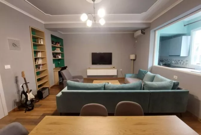 Shtepi ne shitje 5+1 ne Tirane - 450,000 Euro
