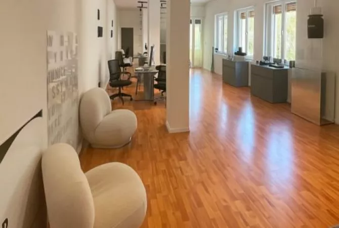 Business Property for Rent 3+1 in Tirana - 800 Euro