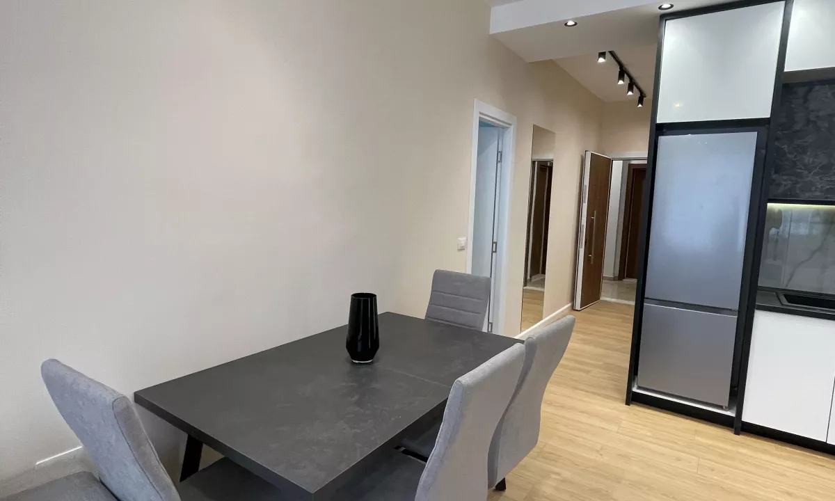 Shtepi ne shitje Apartament ne Tirane, 2+1, Mobilimi E mobiluar, Pagesa 141,000  Euro.