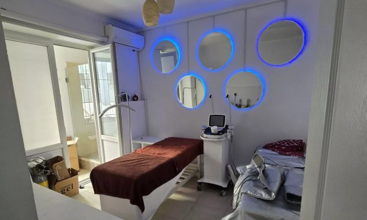 Jepet me qira ambient biznesi, tek Myslym Shyri, ne hyrje te tregut Cam, Rruga e Kavajes , Tajvani ,