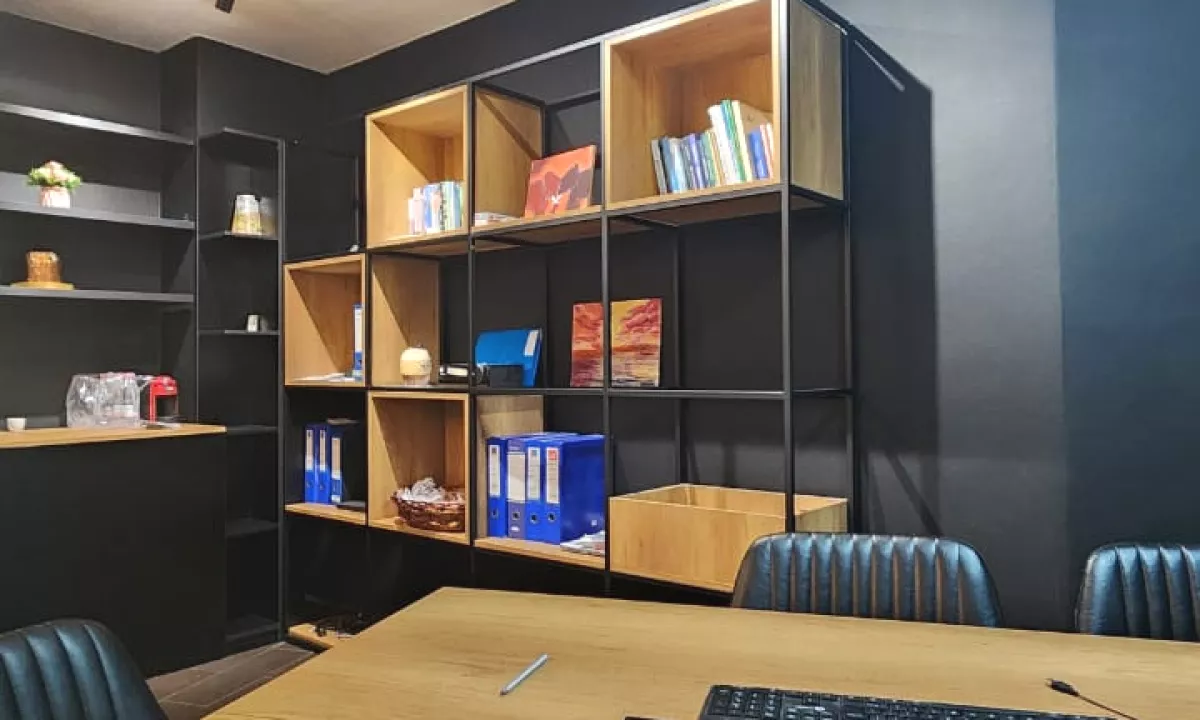 Jepet apartament 2+1+2 per zyre , ambient biznesi me qira tek LeBon Parfe, Rruga e Kosovareve