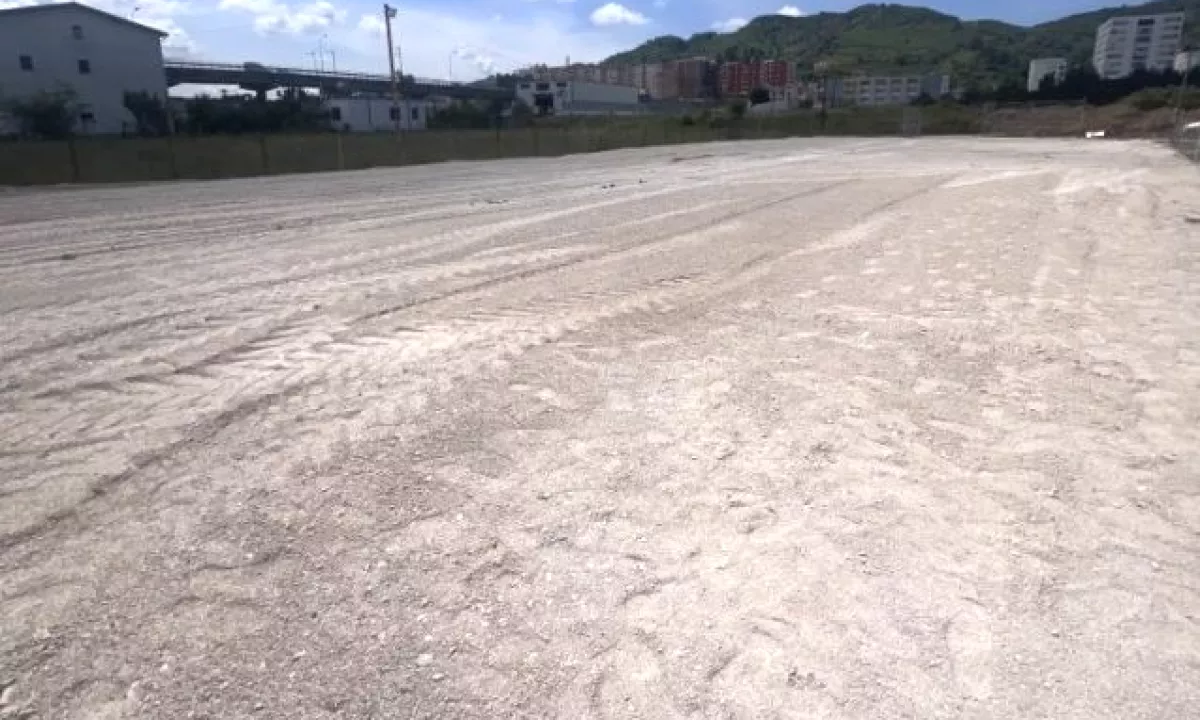 Jepet toke me qira ne Vore.