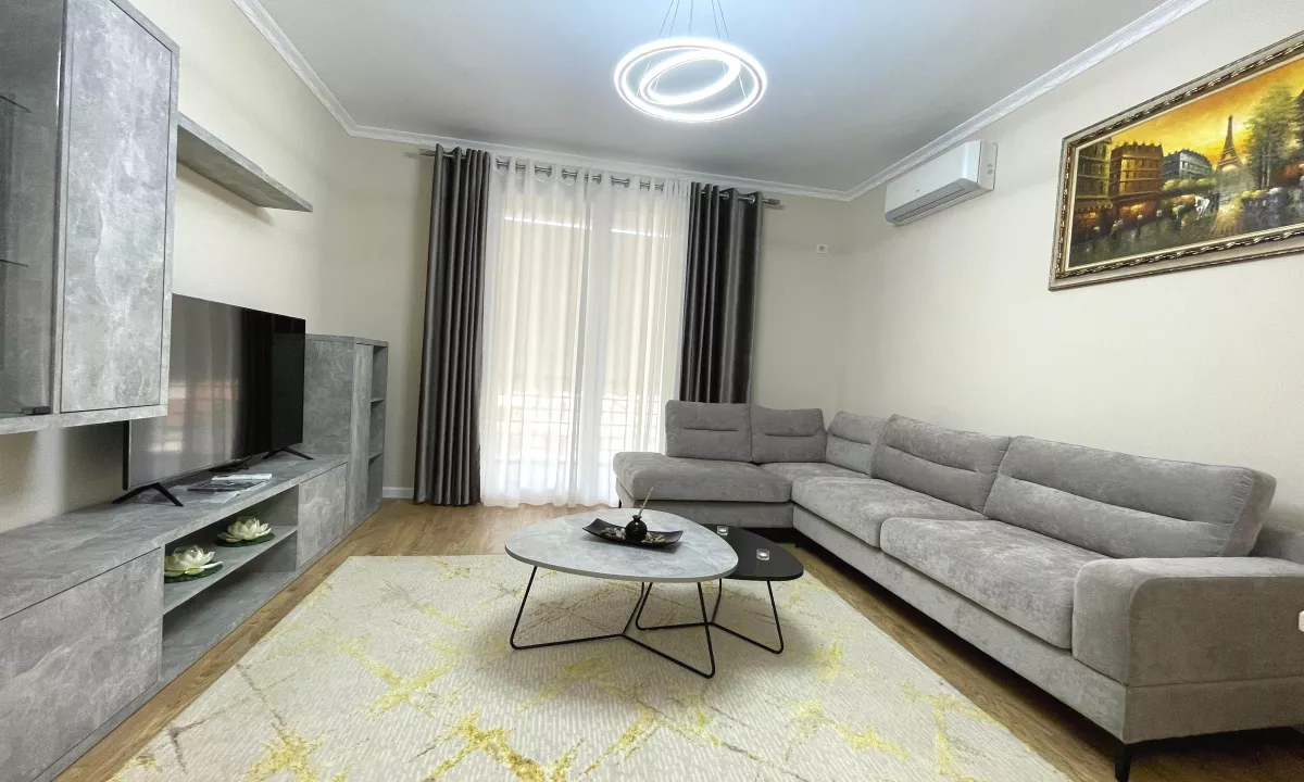 Shtepi me qera Apartament ne Tirane, 2+1, Mobilimi E mobiluar, Pagesa 800  Euro.