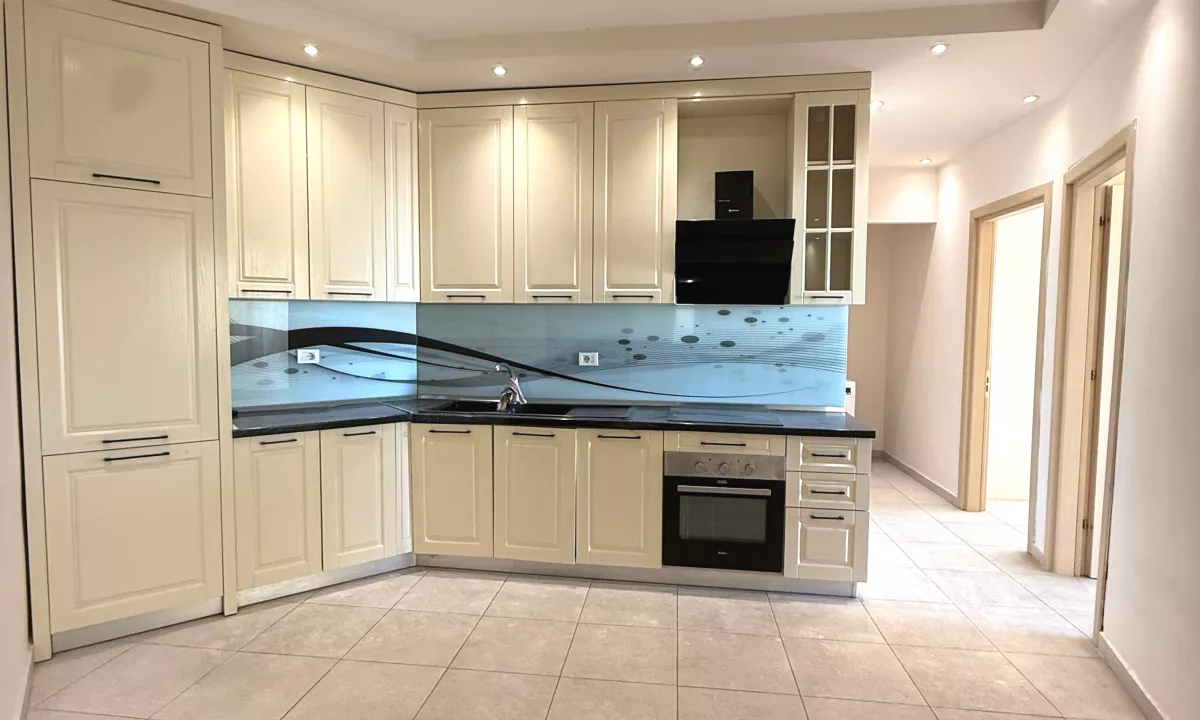 Shtepi ne shitje Apartament ne Tirane, 2+1, Mobilimi E mobiluar, Pagesa 158,000  Euro.