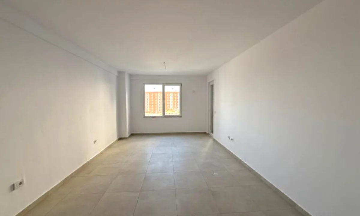 Shtepi ne shitje Apartament ne Tirane, 2+1, Mobilimi Bosh, pa mobiluar, Pagesa 99,000  Euro.