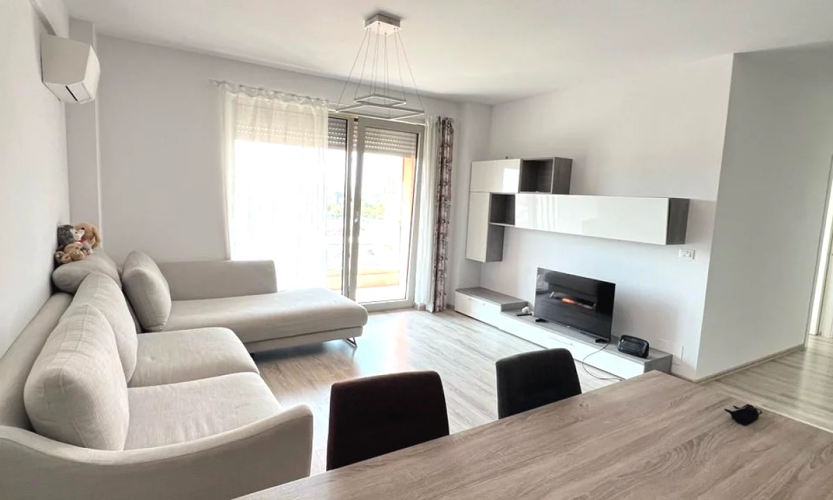 Shtepi me qera Apartament ne Tirane, 2+1, Mobilimi E mobiluar, Pagesa 950  Euro.