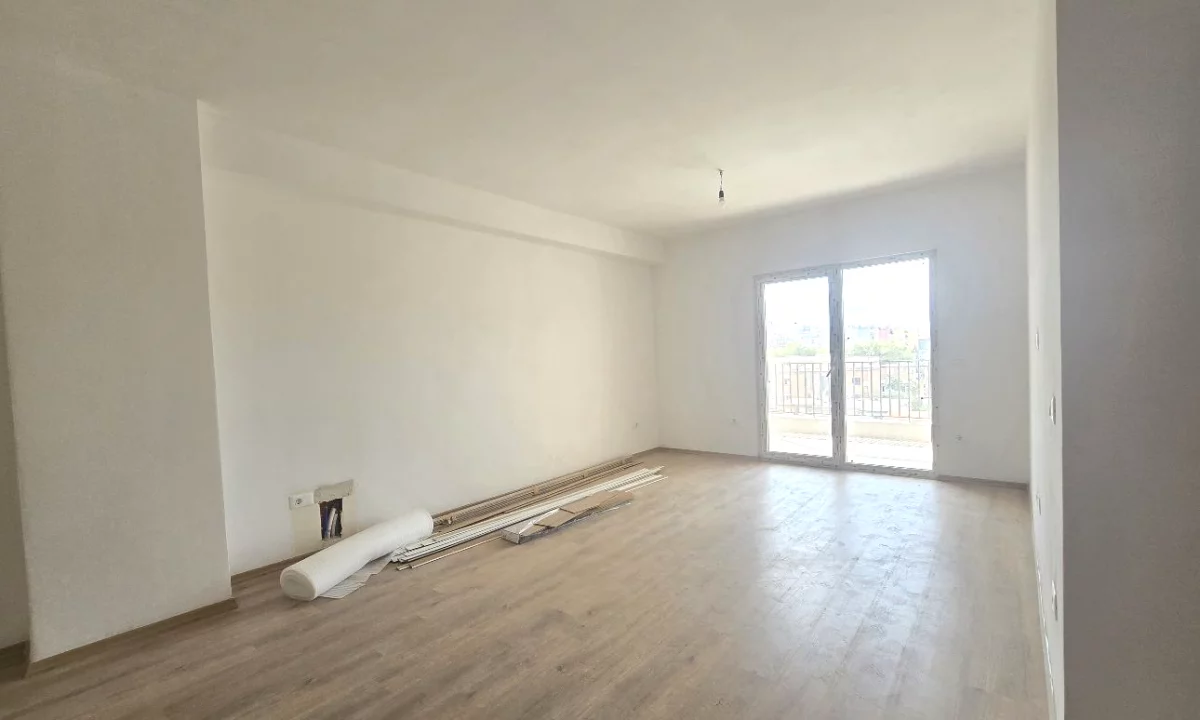 Shtepi ne shitje Apartament ne Tirane, 2+1, Mobilimi Bosh, pa mobiluar, Pagesa 187,000  Euro.