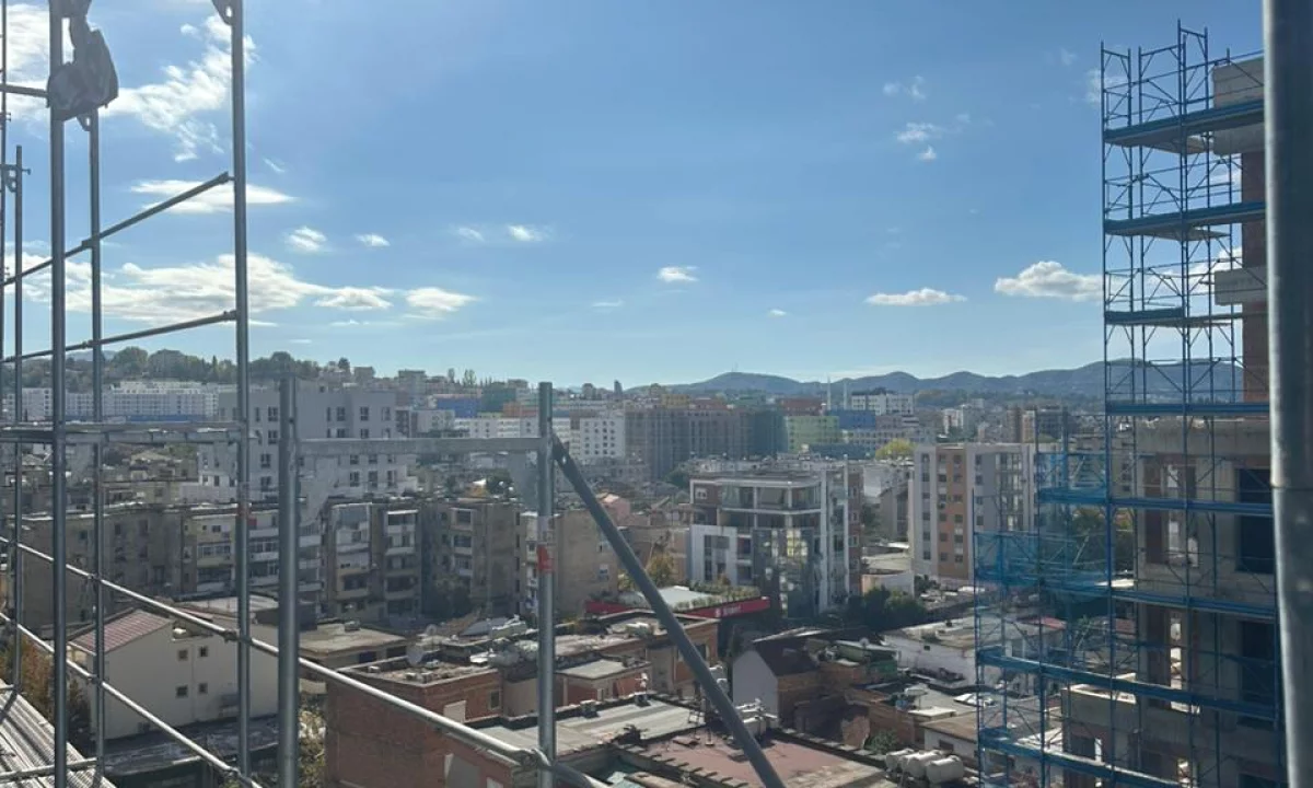 Shtepi ne shitje Apartament ne Tirane, 2+1, Mobilimi Bosh, pa mobiluar, Pagesa 215,000  Euro.