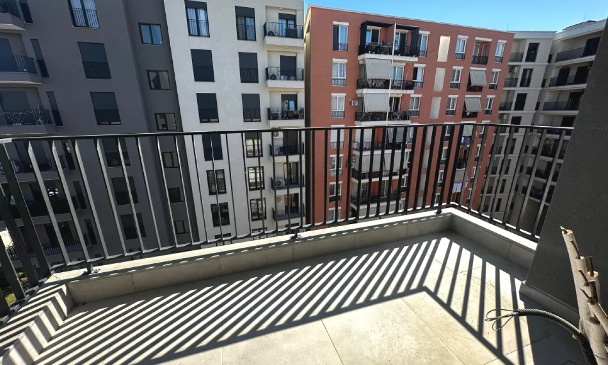 Shtepi ne shitje Apartament ne Tirane, 2+1, Mobilimi Bosh, pa mobiluar, Pagesa 149,000  Euro.