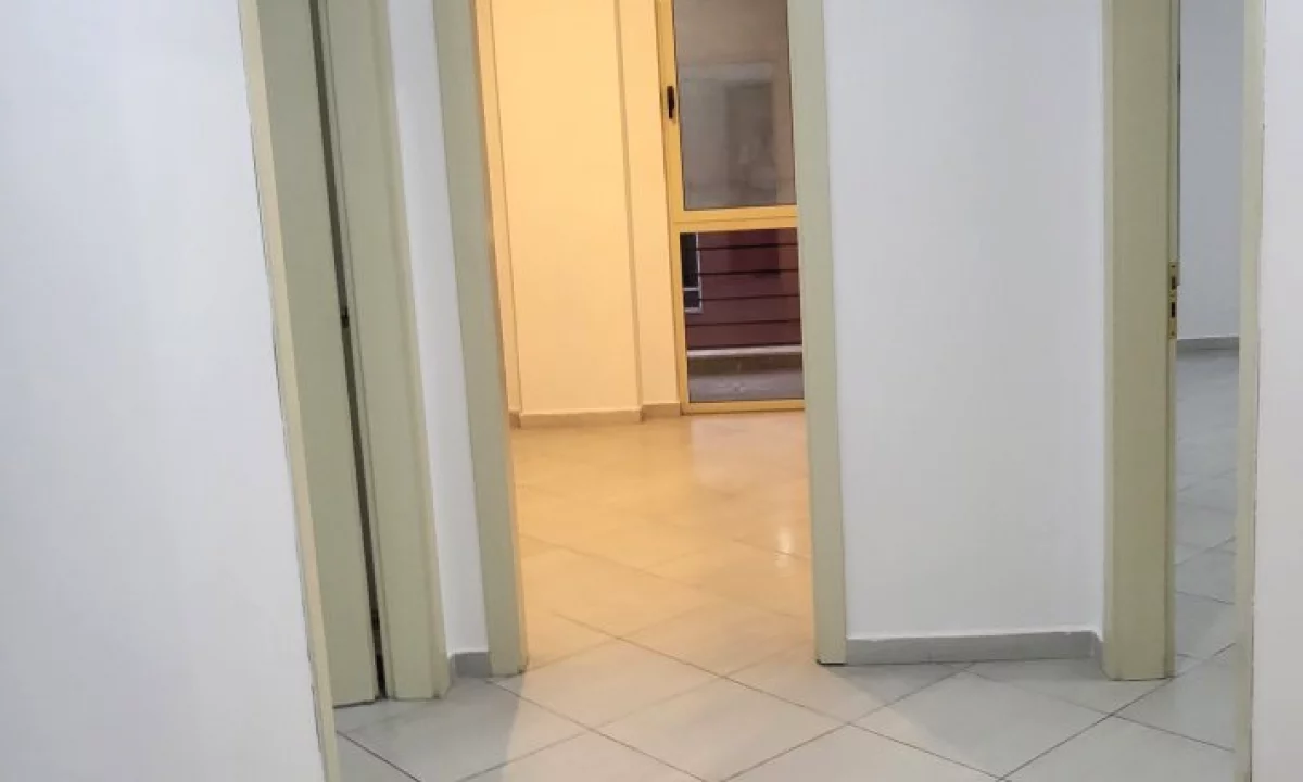 Jepet apartament 2+1+Post parkimi me qira per banim ose zyre ne Don Bosko, prane Mend Oil .