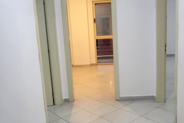 Business Property for Rent 3+1 in Tirana - 650 Euro