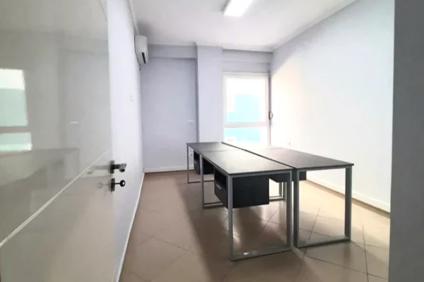 Business Property for Rent 3+1 in Tirana - 800 Euro