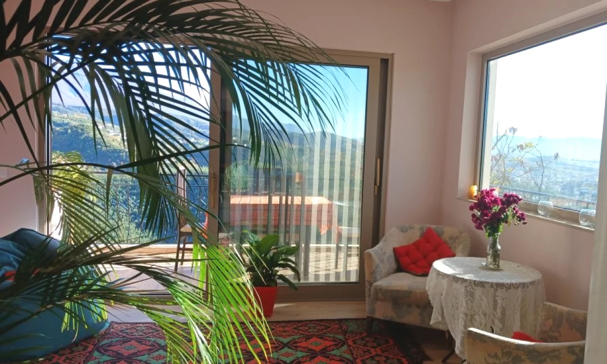 Shtepi me qera Apartament ne Tirane, 2+1, Mobilimi E mobiluar, Pagesa 600  Euro.