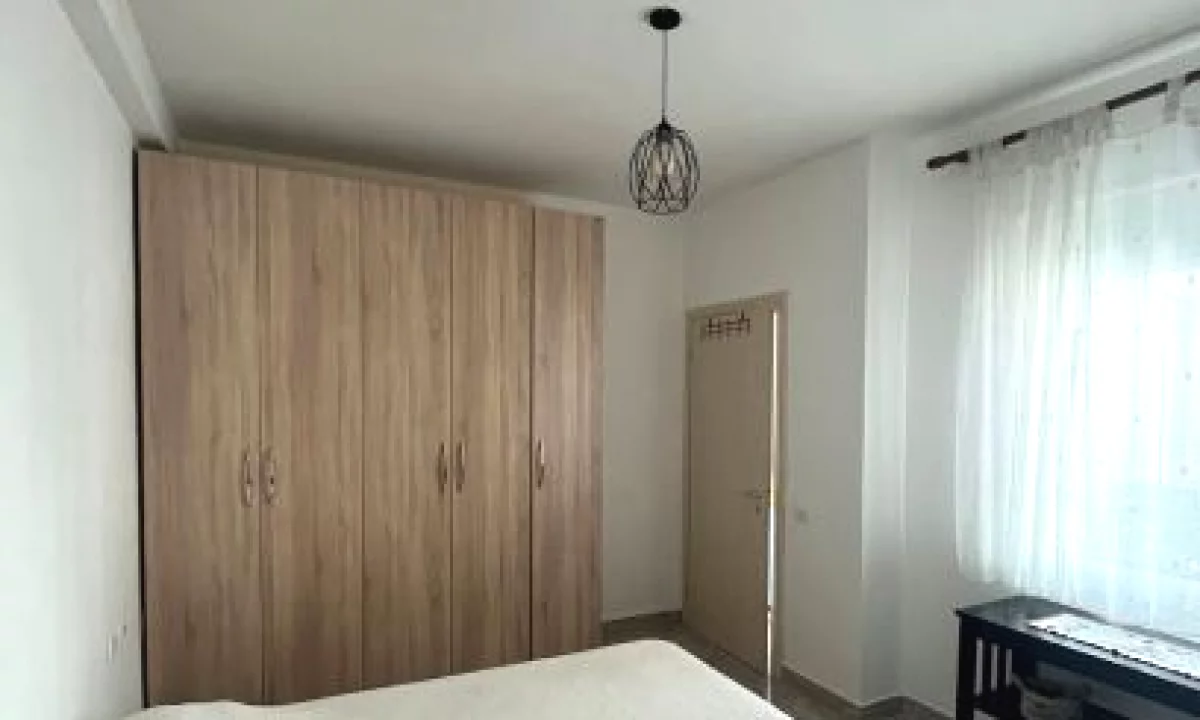 Shtepi me qera Apartament ne Tirane, 1+1, Mobilimi E mobiluar, Pagesa 480  Euro.