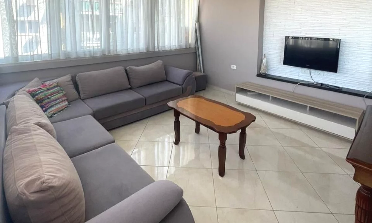 Shtepi ne shitje Apartament ne Tirane, 2+1, Mobilimi E mobiluar, Pagesa 189,000  Euro.