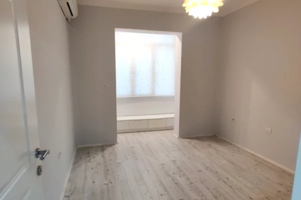 Ambient biznesi me qera 3+1 ne Tirane - 800 Euro