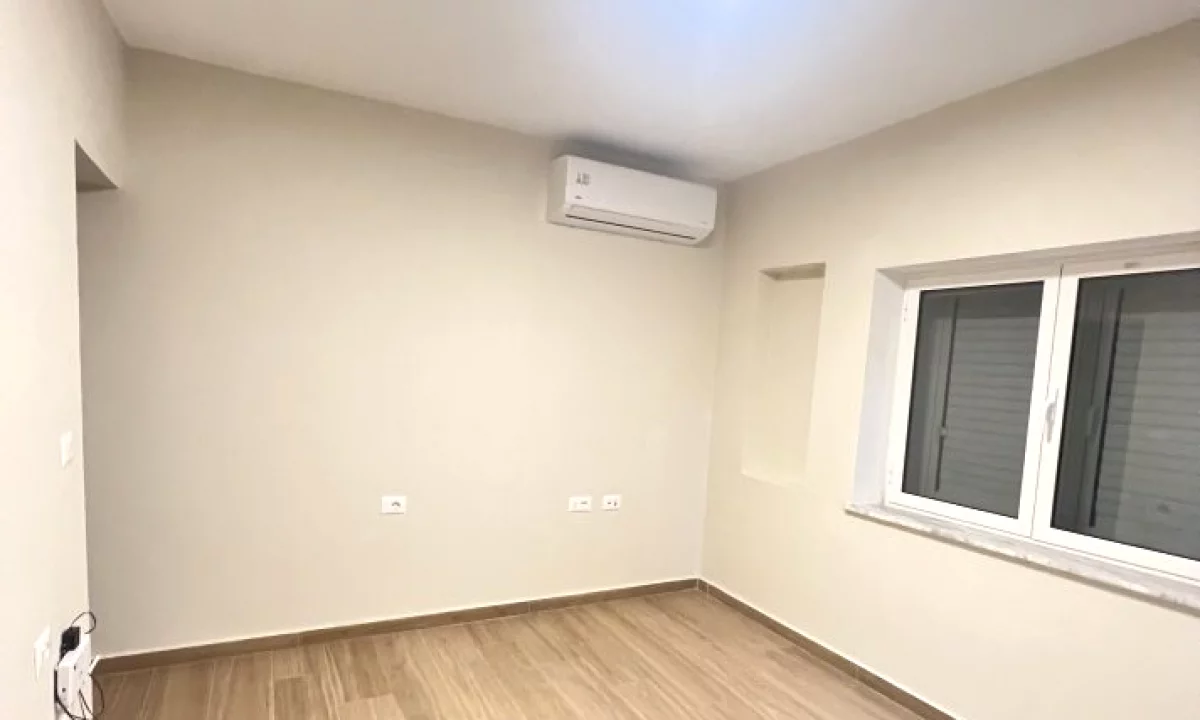 Jepet ambient biznesi , apartament 1+1 , me qira tek Ish Blloku , prane Somegut , Sheshi Willson .