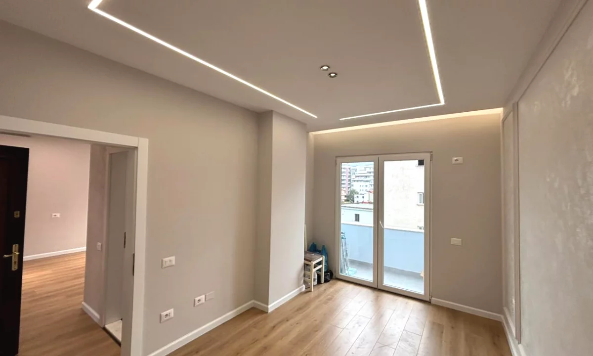 Appartamento in vendita a Tirana 1+1, Vuoto