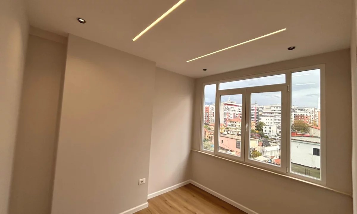 Appartamento in vendita a Tirana 1+1, Vuoto