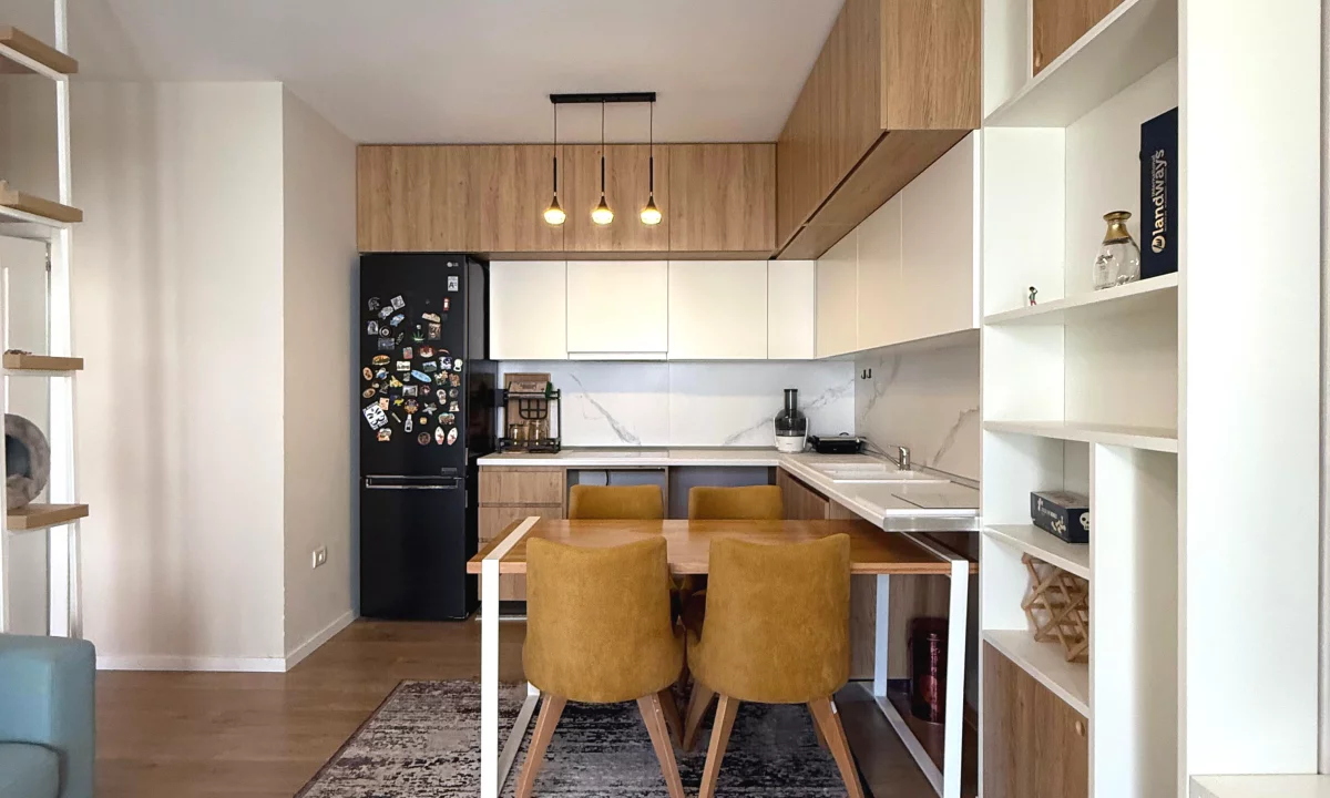 Appartamento in vendita a Tirana 2+1, Arredato