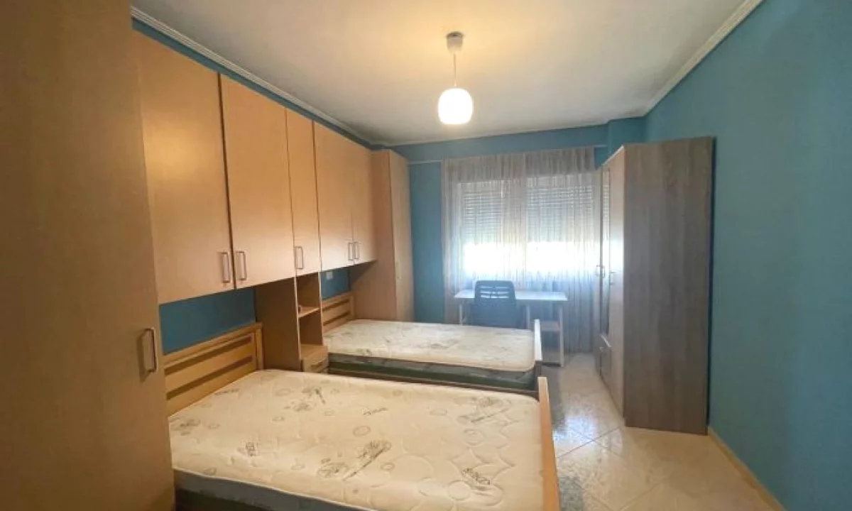 Appartamento in vendita a Tirana 2+1, Arredato