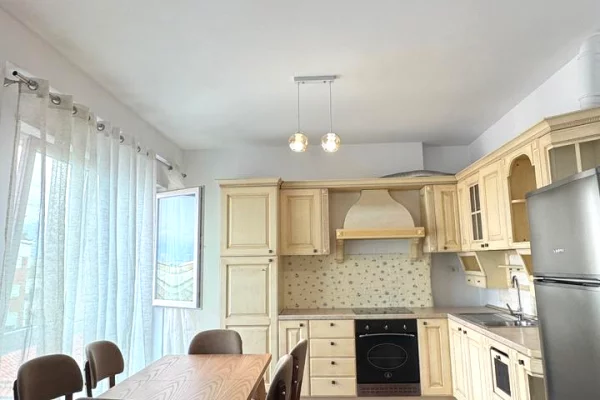 Shtepi me qera 2+1 ne Tirane - 700 Euro