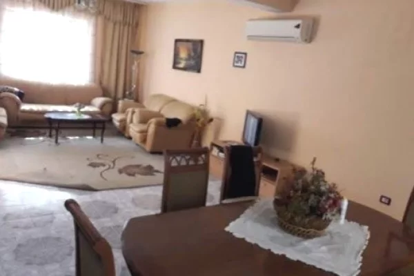 Shtepi me qera 6+1 ne Tirane - 2,000 Euro