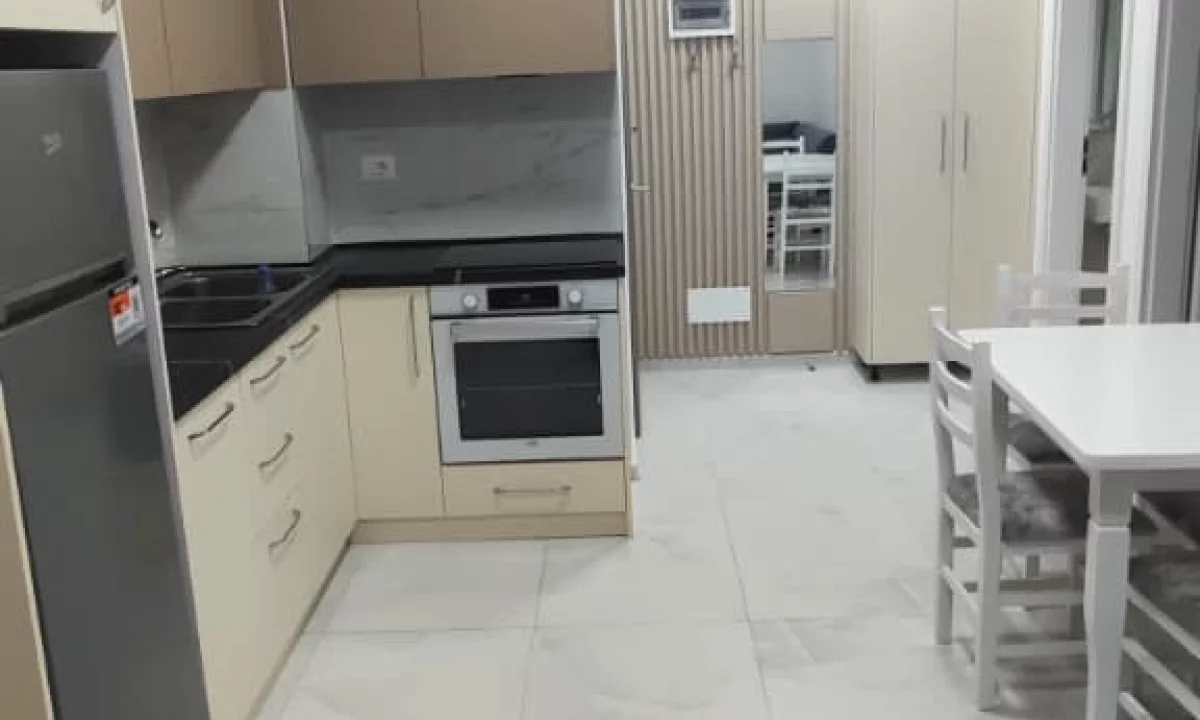 Shtepi me qera Apartament ne Tirane, 1+1, Mobilimi E mobiluar, Pagesa 400  Euro.